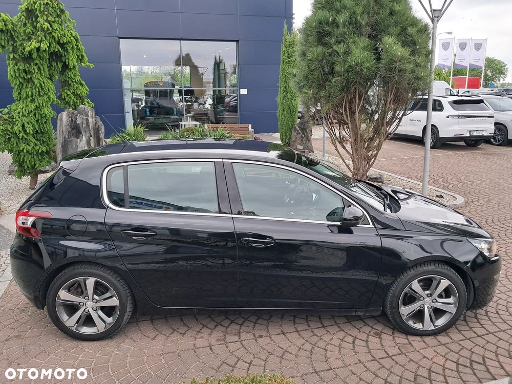 Peugeot 308 - 8