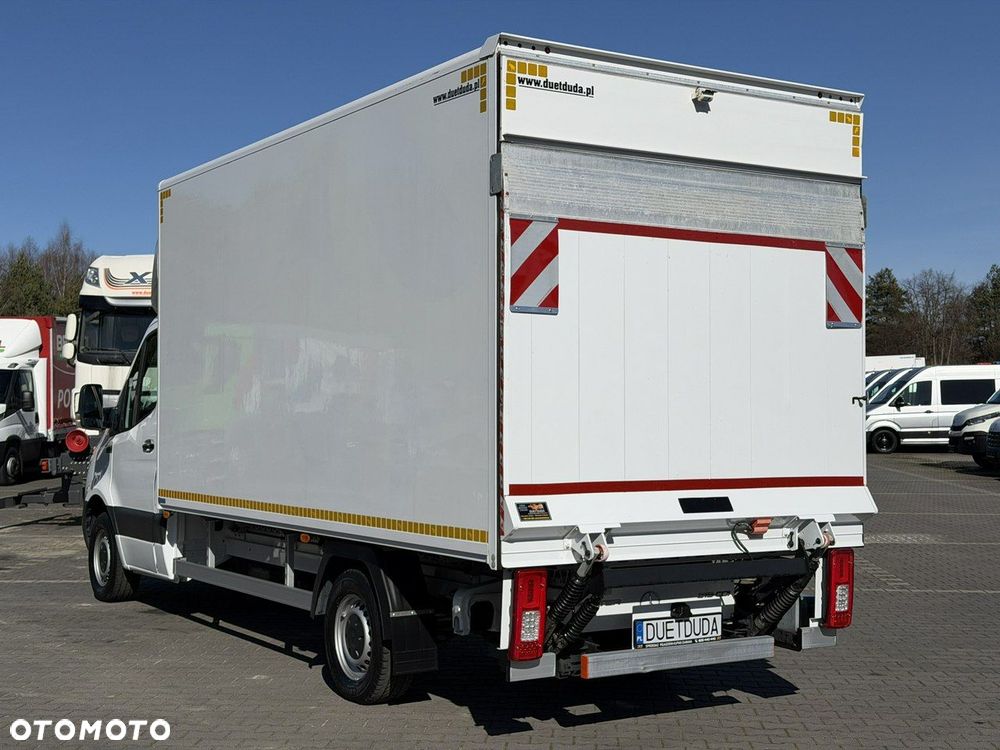 Mercedes-Benz Sprinter - 14