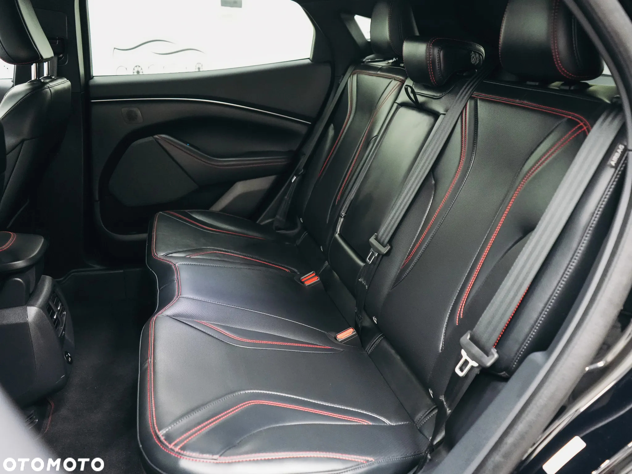 Ford Mustang Mach-E 73 kWh AWD Premium - 17