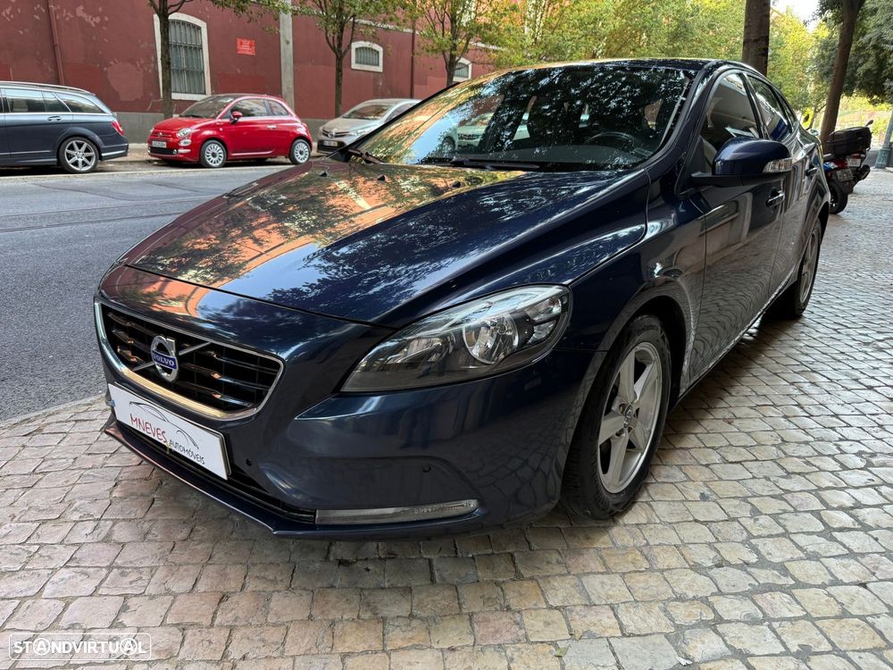 Volvo V40 1.6 D2 Momentum - 1