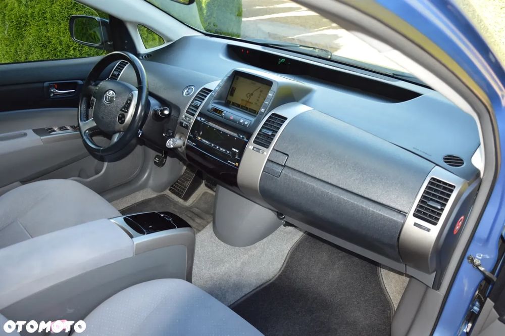 Toyota Prius - 8