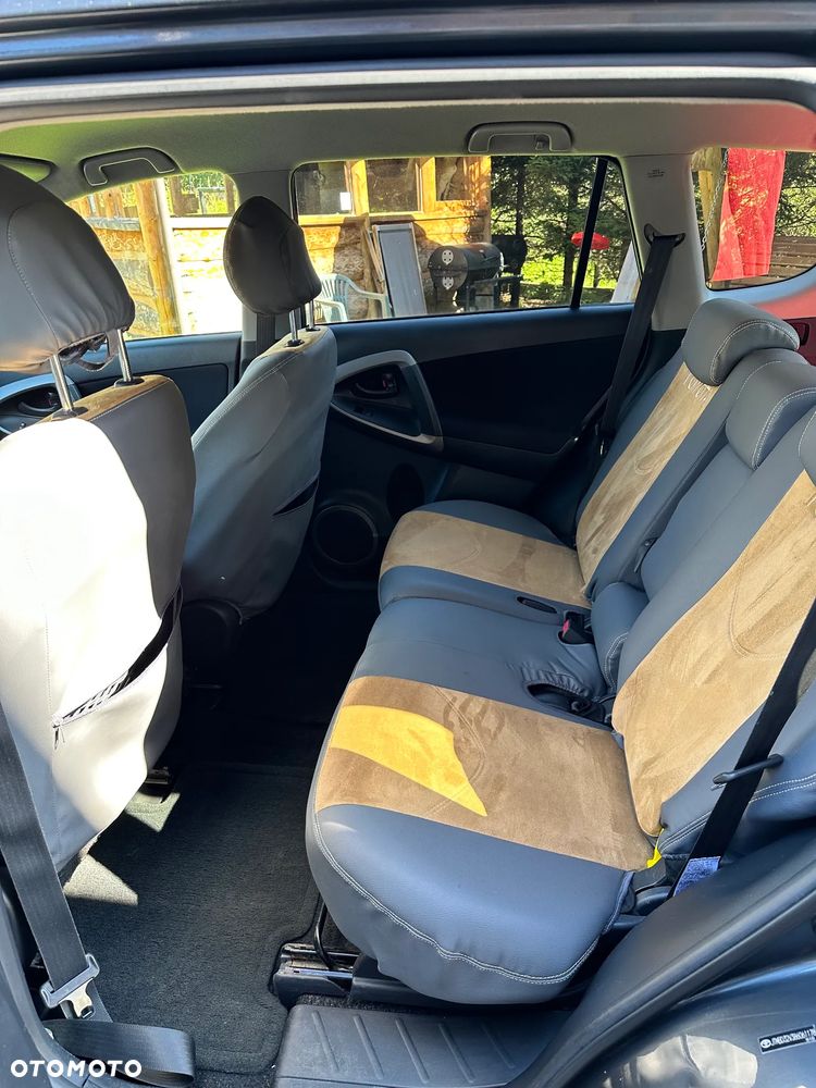 Toyota RAV4 - 3