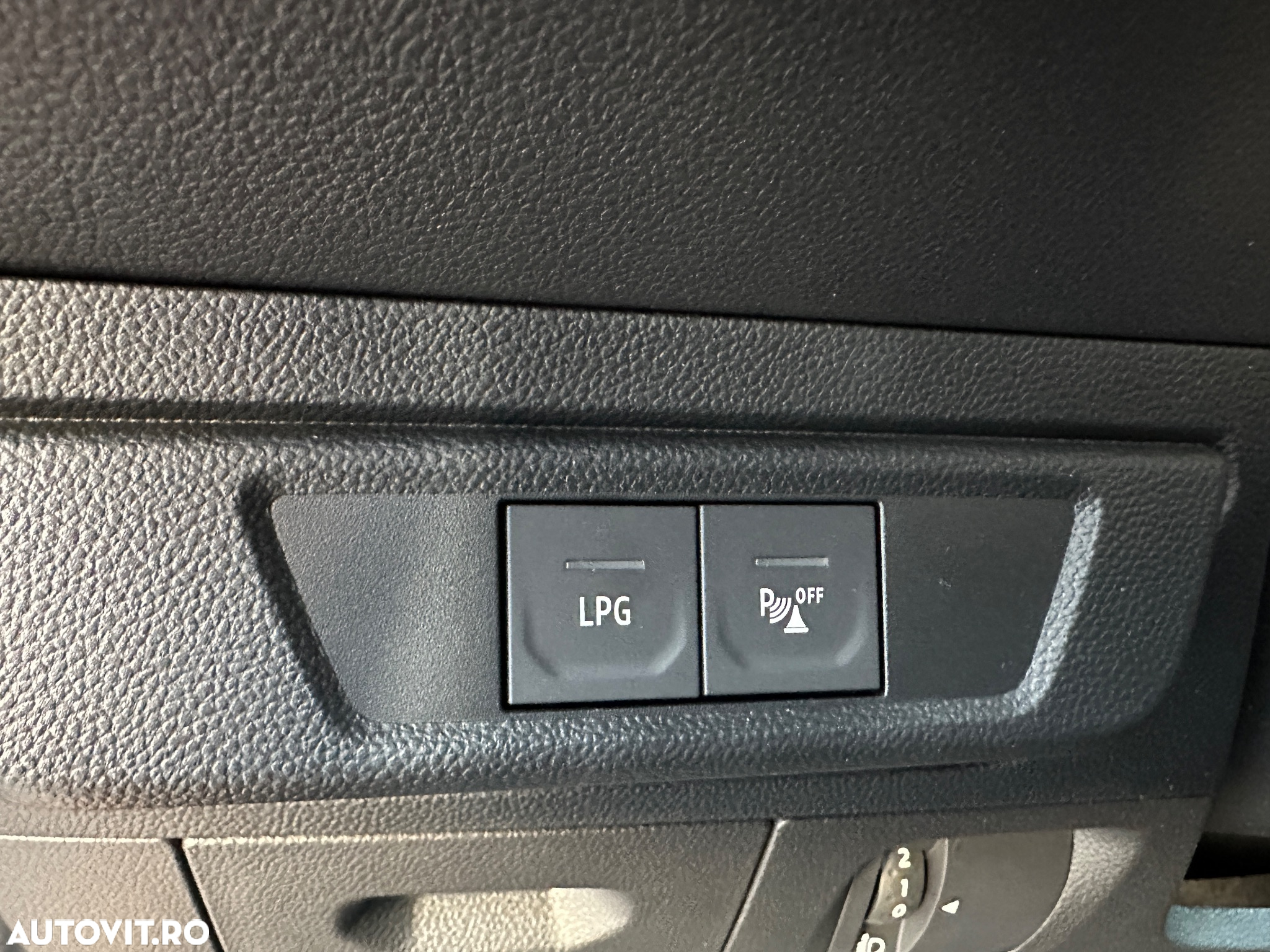 Dacia Sandero Stepway ECO-G 100 MT6 Comfort - 8