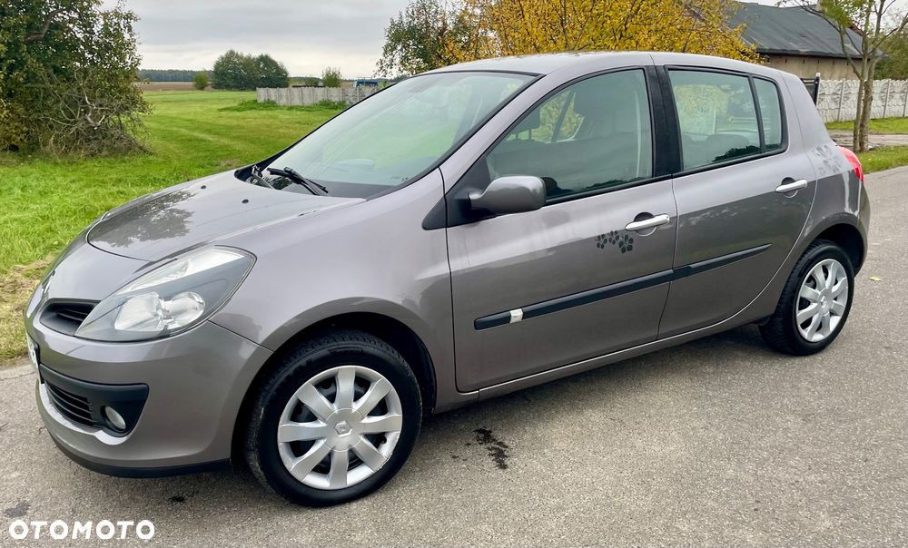Renault Clio 1.2 16V Authentique - 12