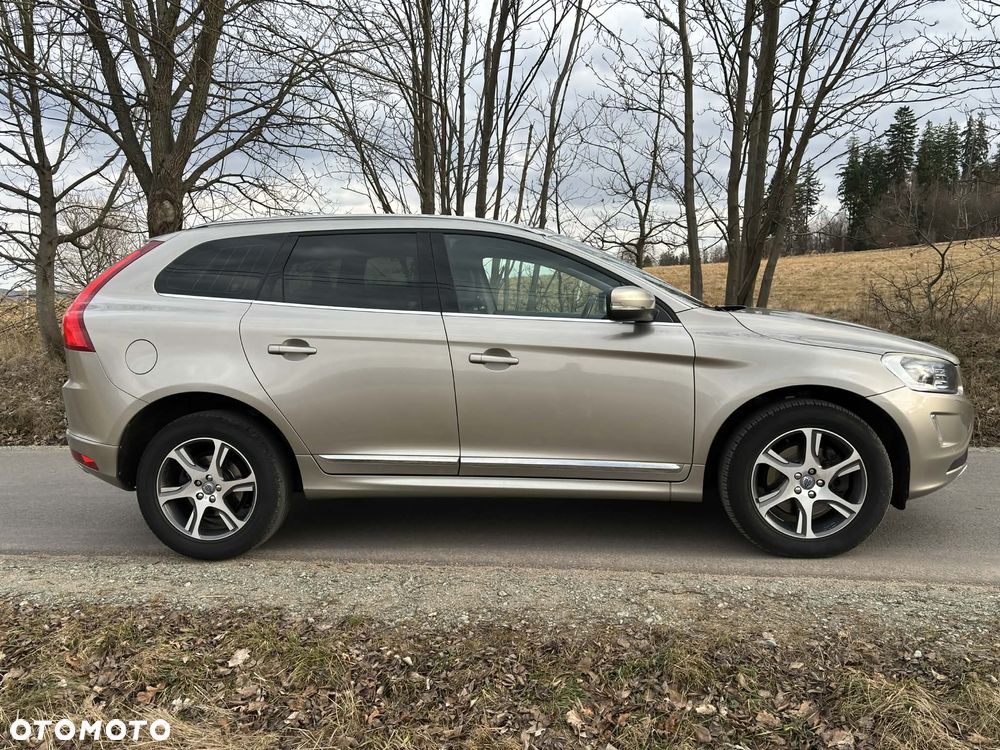 Volvo XC 60 D5 AWD Geartronic Summum - 8