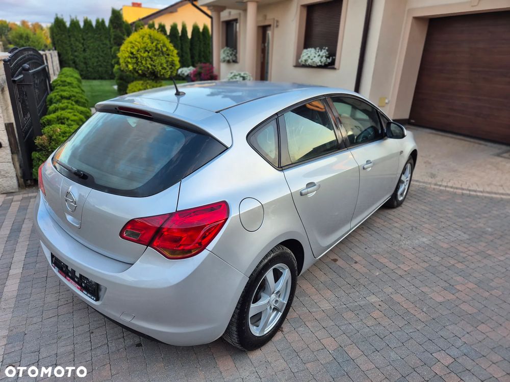 Opel Astra 1.6 111 - 9