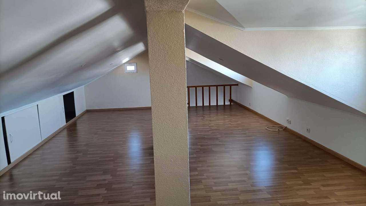 Apartamento no Estoril – a 5 min da praia | Sótão + Garagem - Grande imagem: 2/9