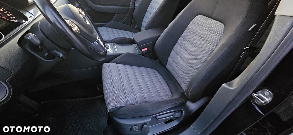 Volkswagen Passat - 14