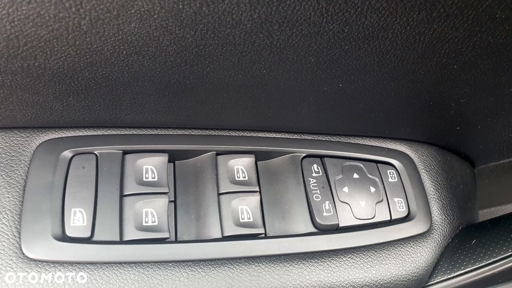 Renault Megane ENERGY TCe 130 EDC BOSE EDITION - 25