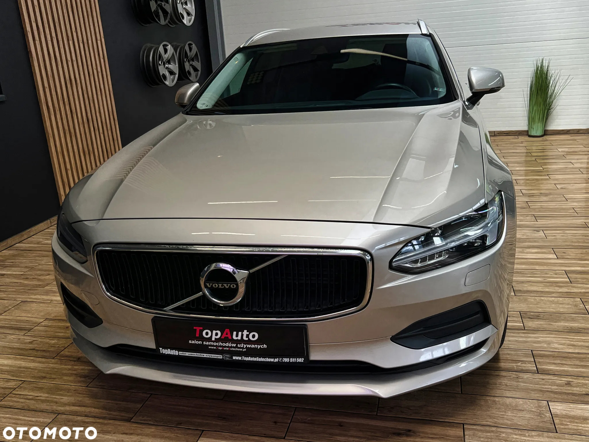 Volvo V90 D4 Momentum Pro - 16