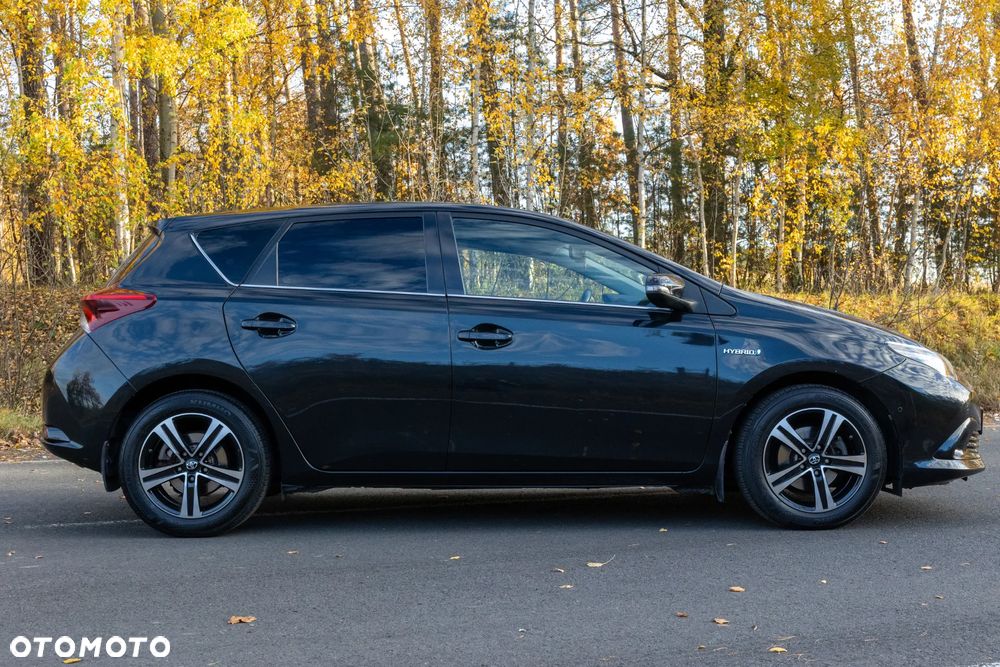 Toyota Auris ver-hatchback-15--19 - 4