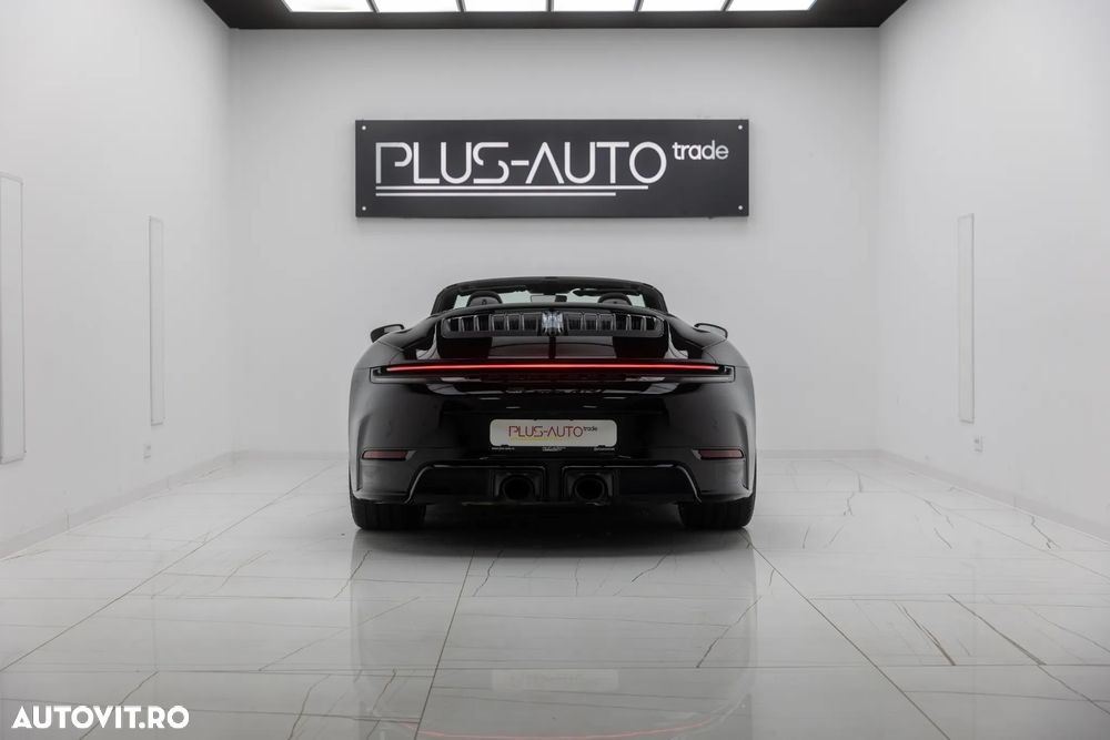 Porsche 911 Carrera GTS PDK - 12