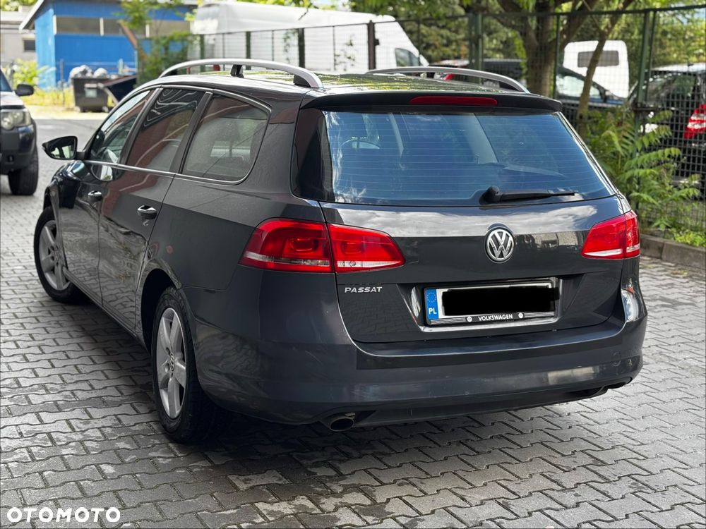 Volkswagen Passat 1.6 TDI Comfortline - 4