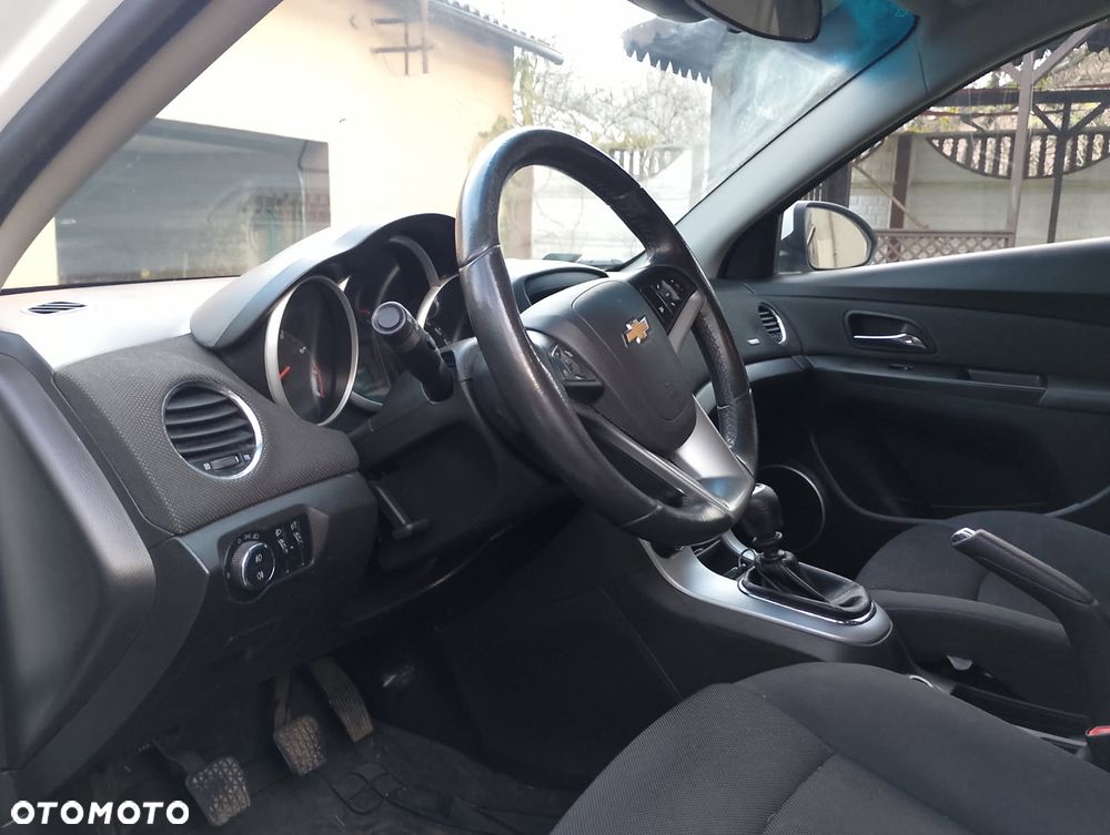Chevrolet Cruze - 10