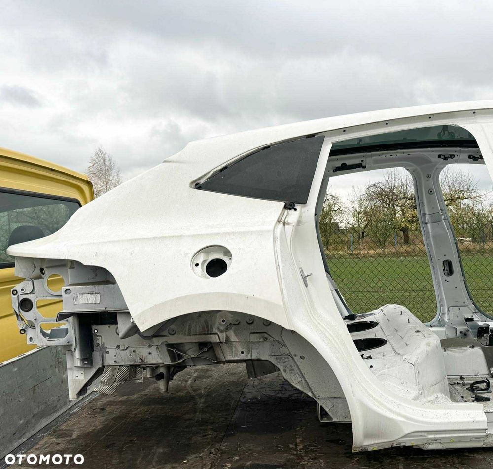 Aston Martin DBX Standard - 2