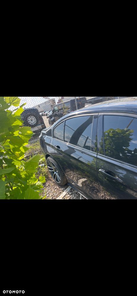 BMW Seria 3 335i - 26