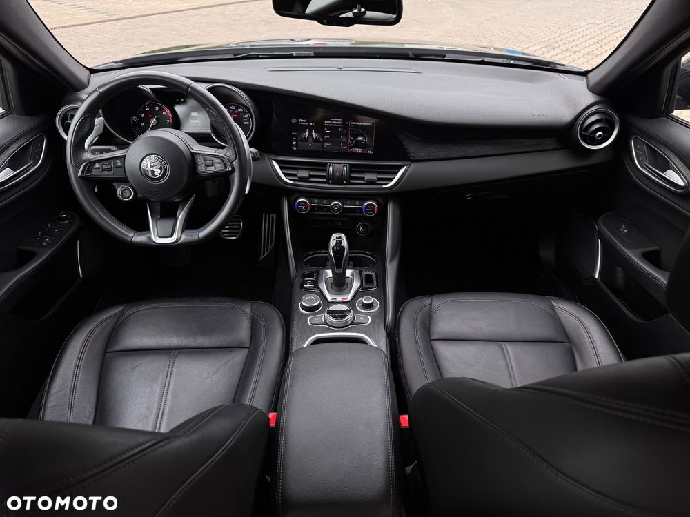 Alfa Romeo Giulia 2.0 Turbo 16V AT8 Veloce - 10