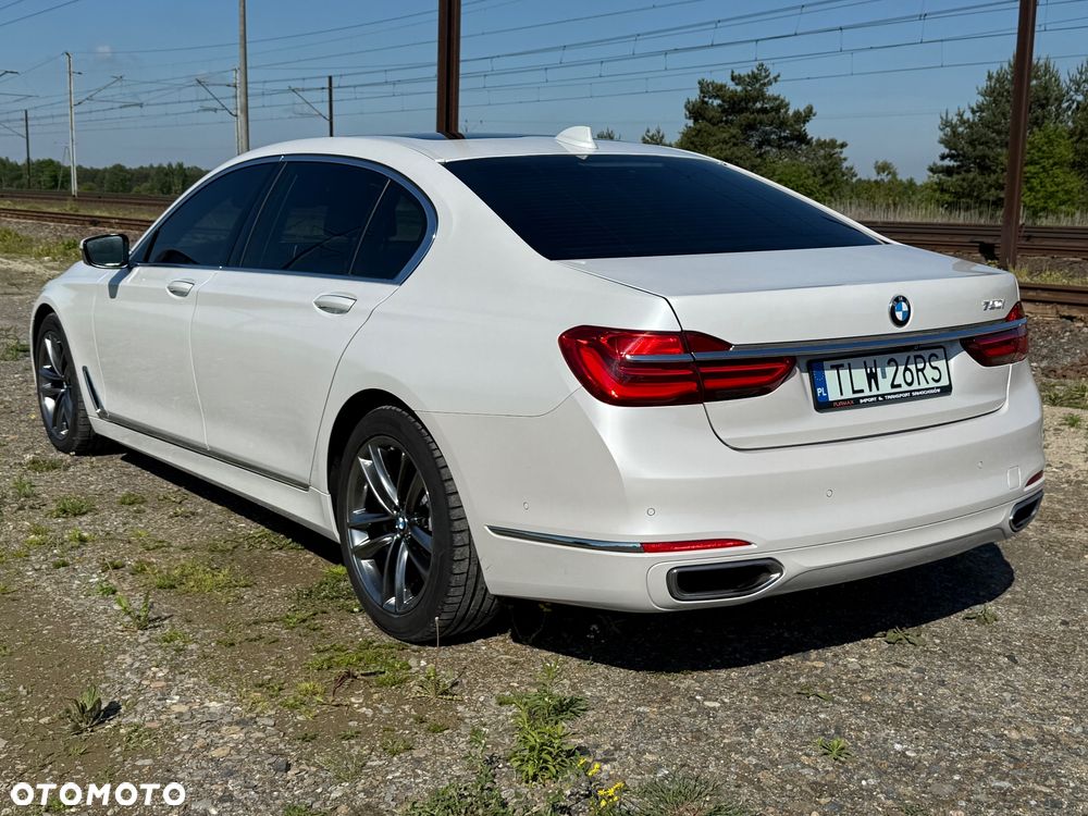 BMW Seria 7 750i xDrive - 5