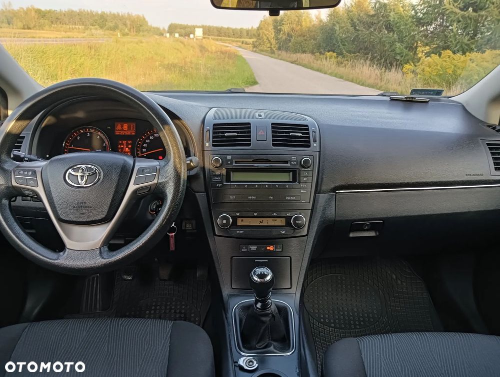 Toyota Avensis 2.0 D-4D 2010 - 8