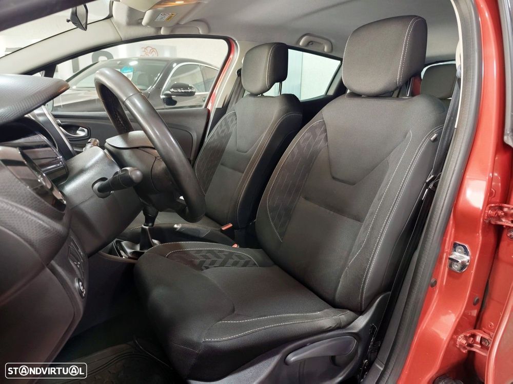 Renault Clio 0.9 TCe Limited Bi-Fuel - 11