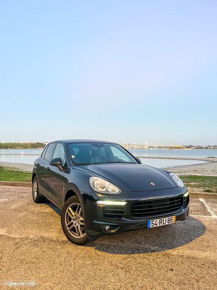 Porsche Cayenne Standard - 1