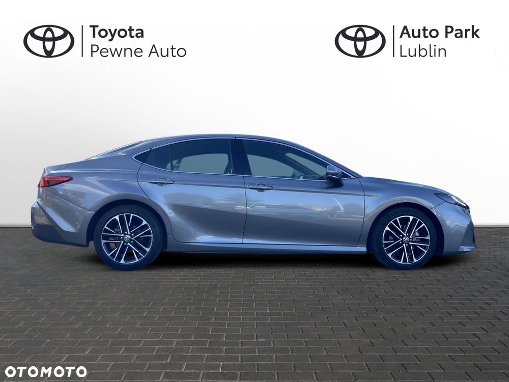 Toyota Camry - 6
