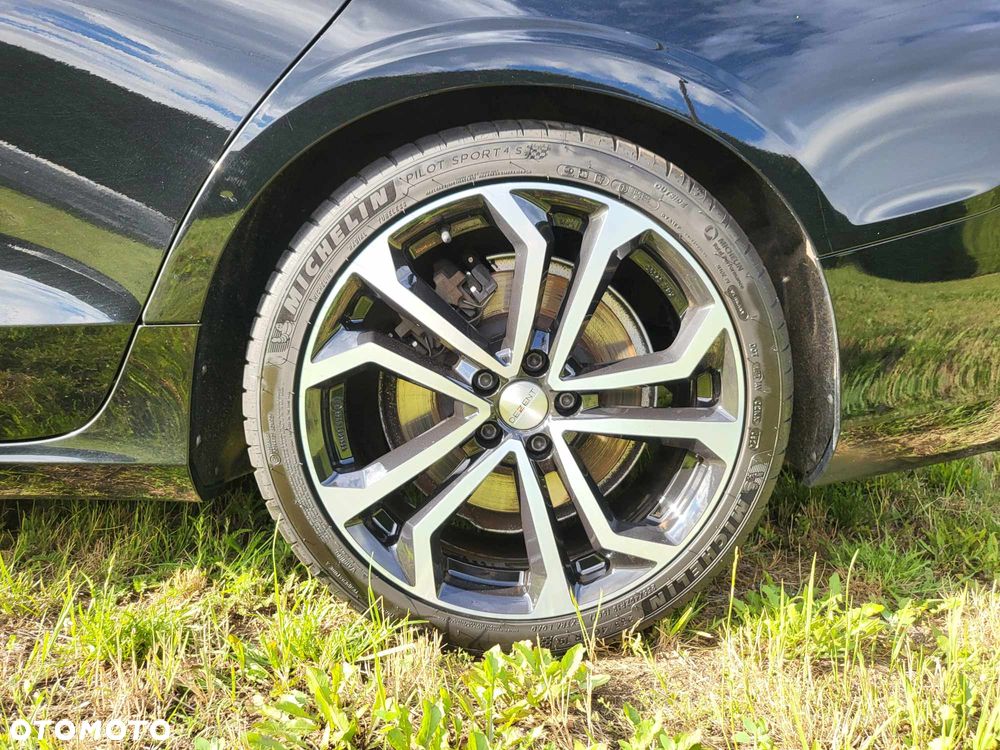 Volvo S60 T5 R-Design - 8