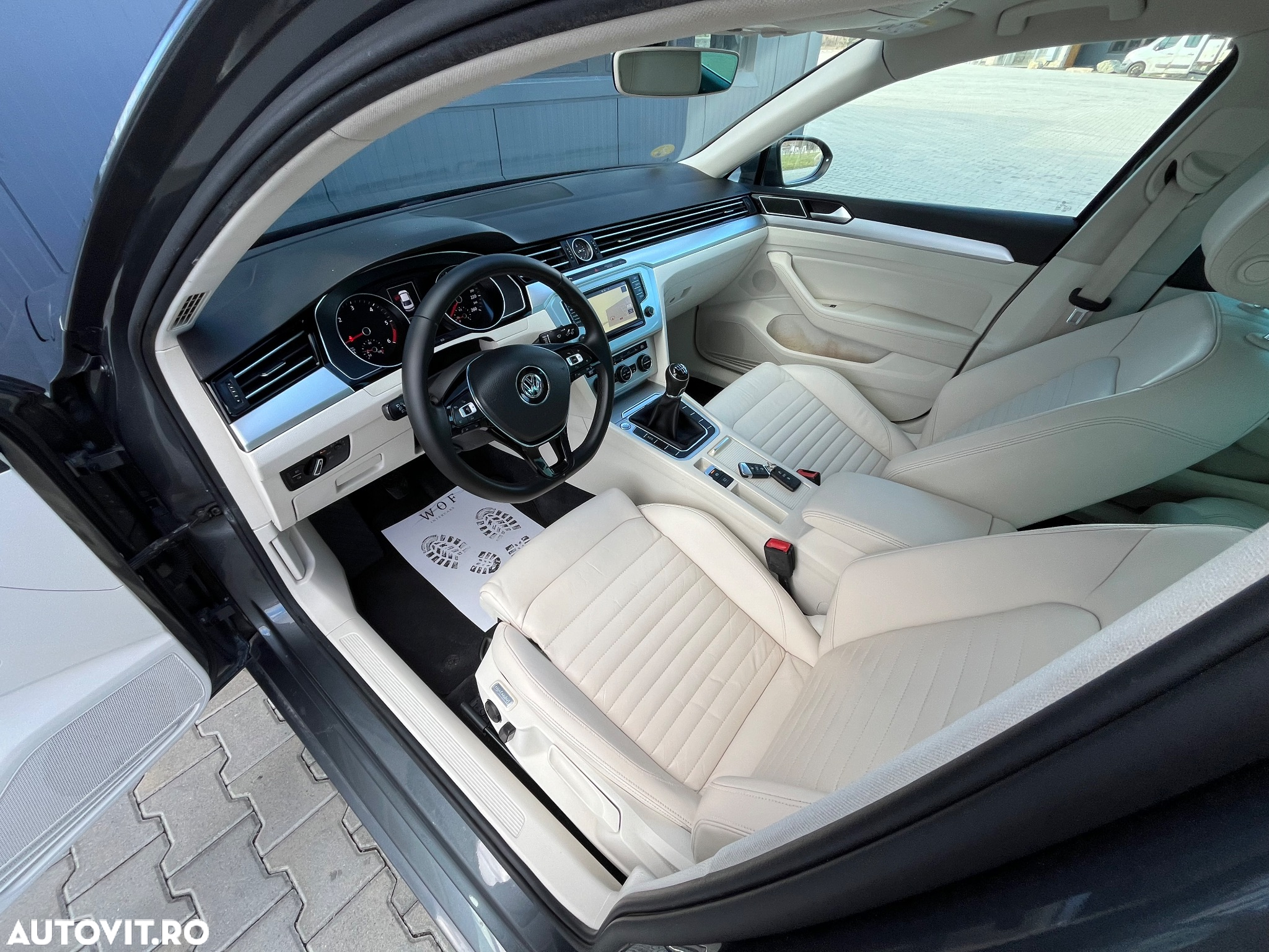 Volkswagen Passat 1.6 TDI (BlueMotion Technology) Comfortline - 26
