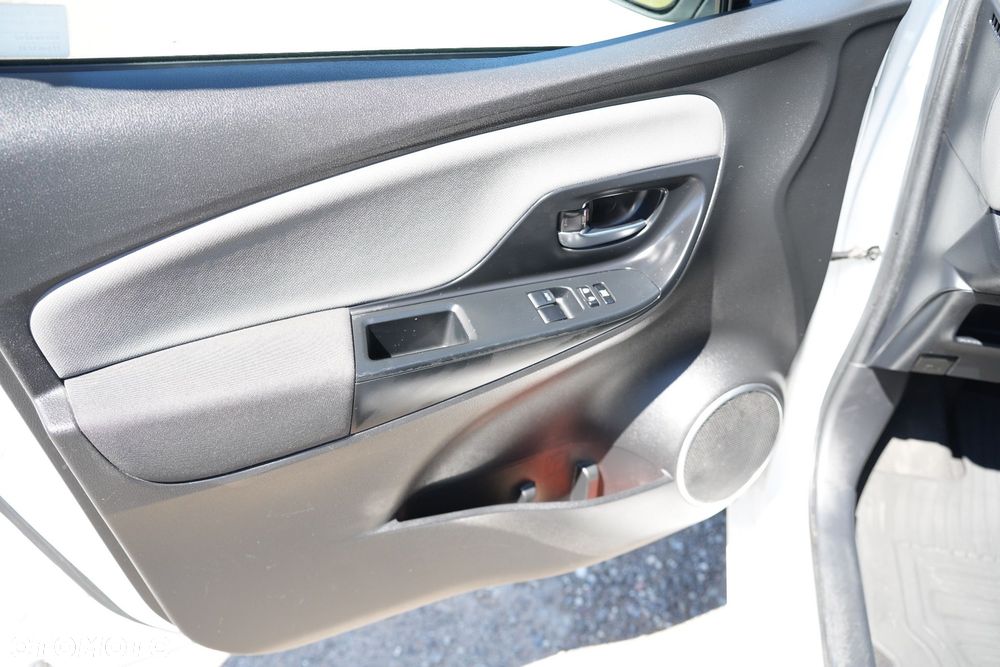 Toyota Yaris Hybrid 100 Premium EU6 - 13