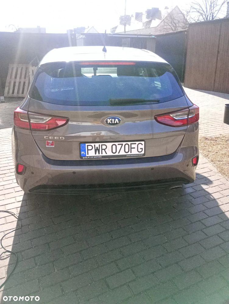 Kia Ceed 1.4 L - 9