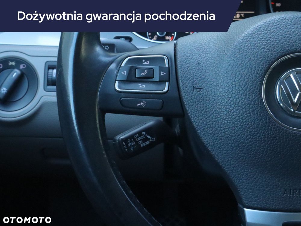 Volkswagen Passat - 21
