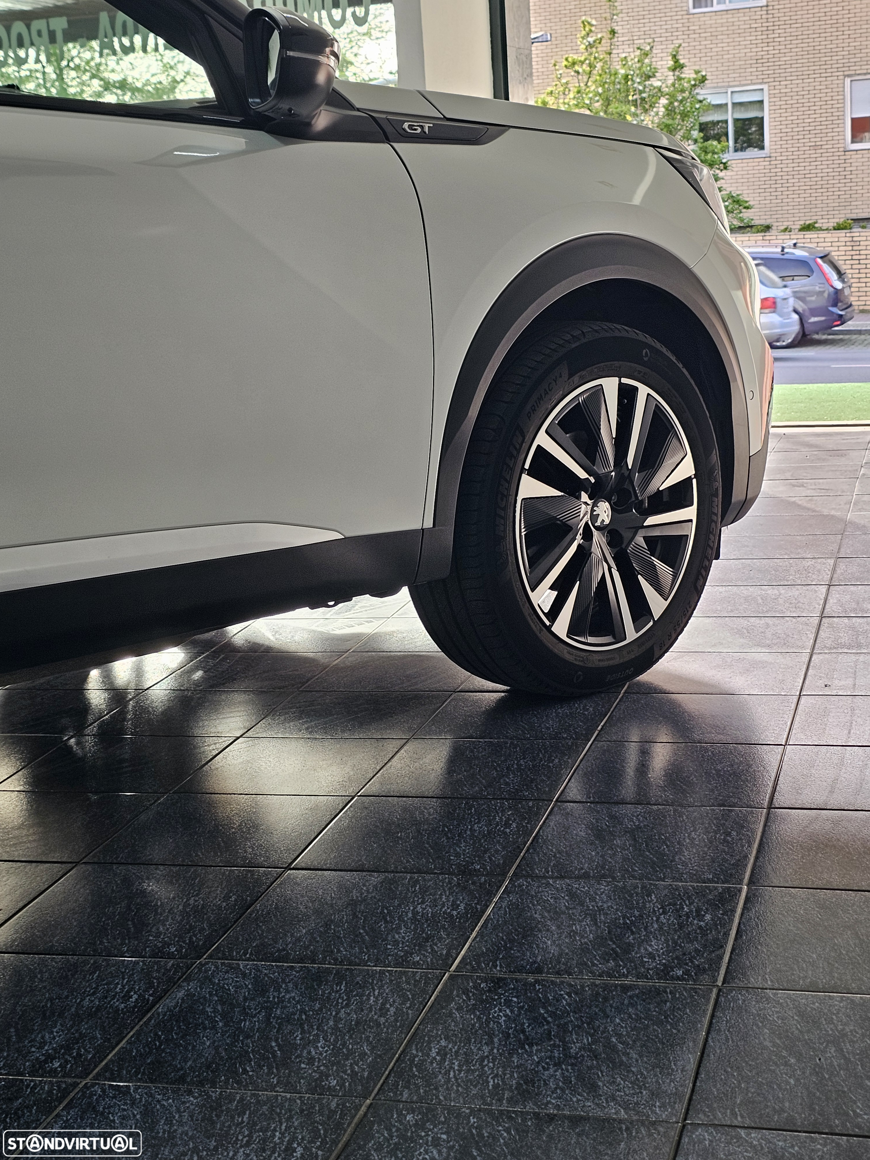 Peugeot 2008 BlueHDi 130 EAT8 GT Pack - 14