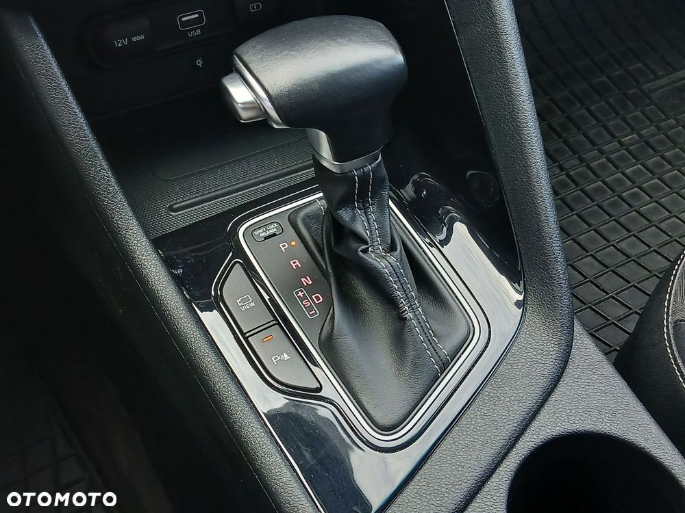 Kia Niro 1.6 GDI Hybrid Business Line - 27