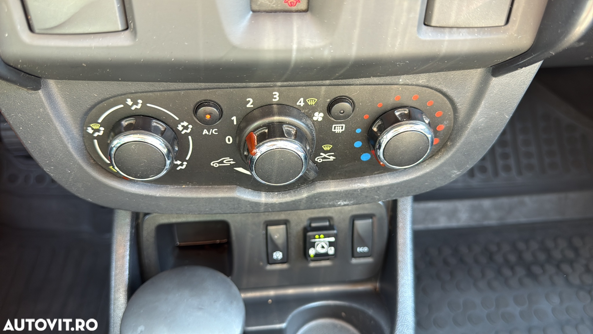 Dacia Duster 1.6 4x2 Laureate - 3