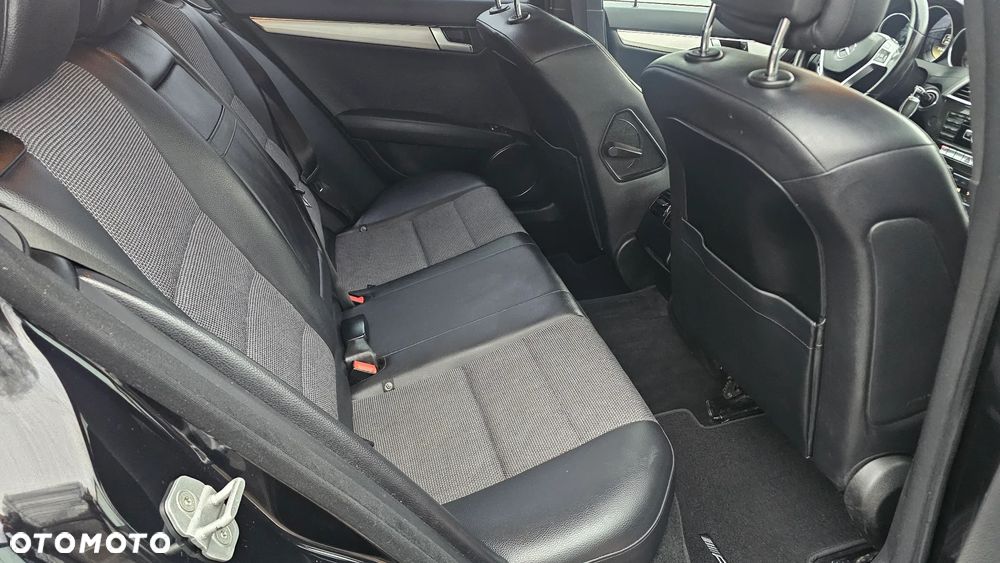 Mercedes-Benz Klasa C 250 (BlueEFFICIENCY) 7G-TRONIC Avantgarde - 22