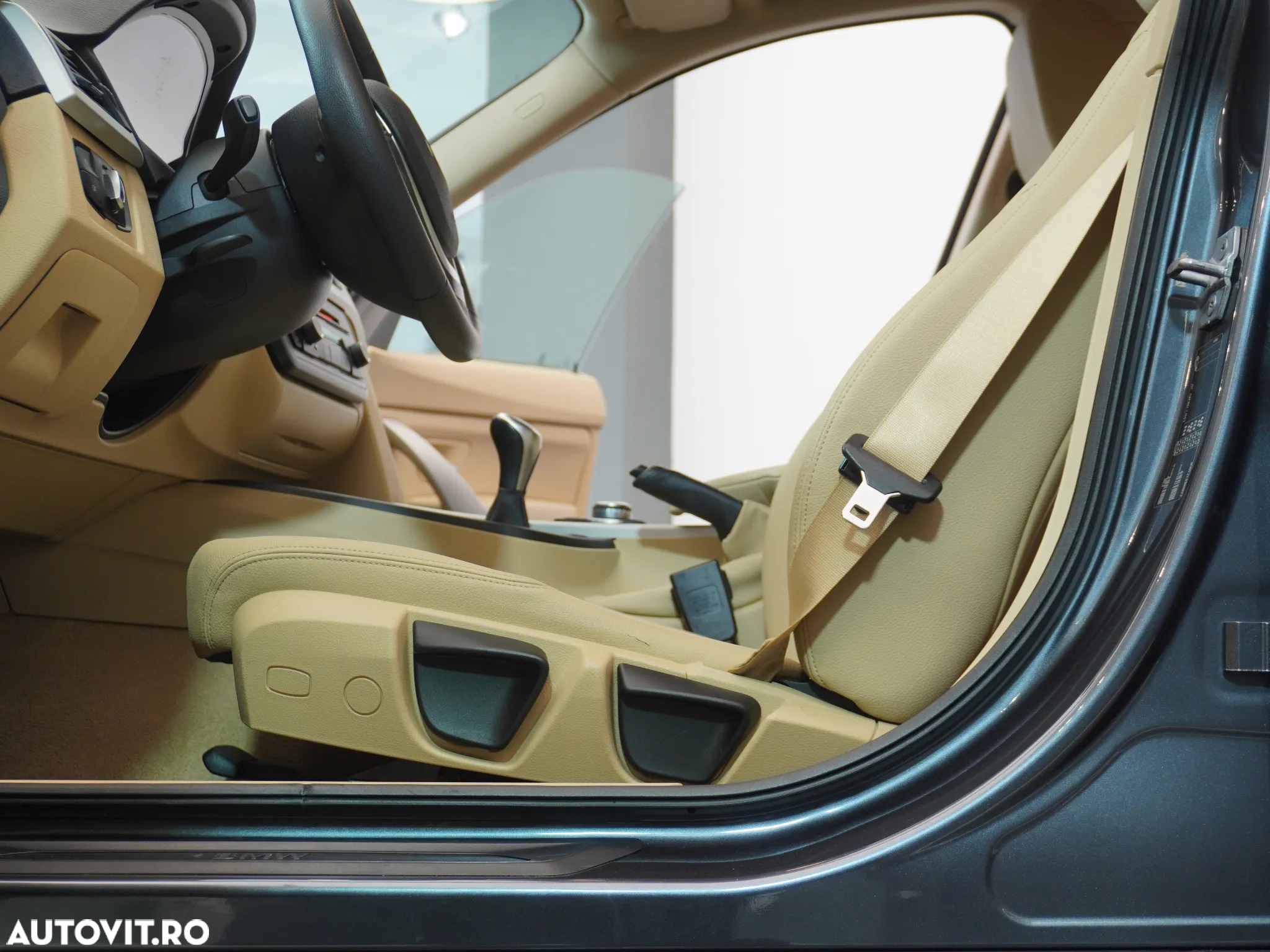 BMW Seria 3 318d - 20