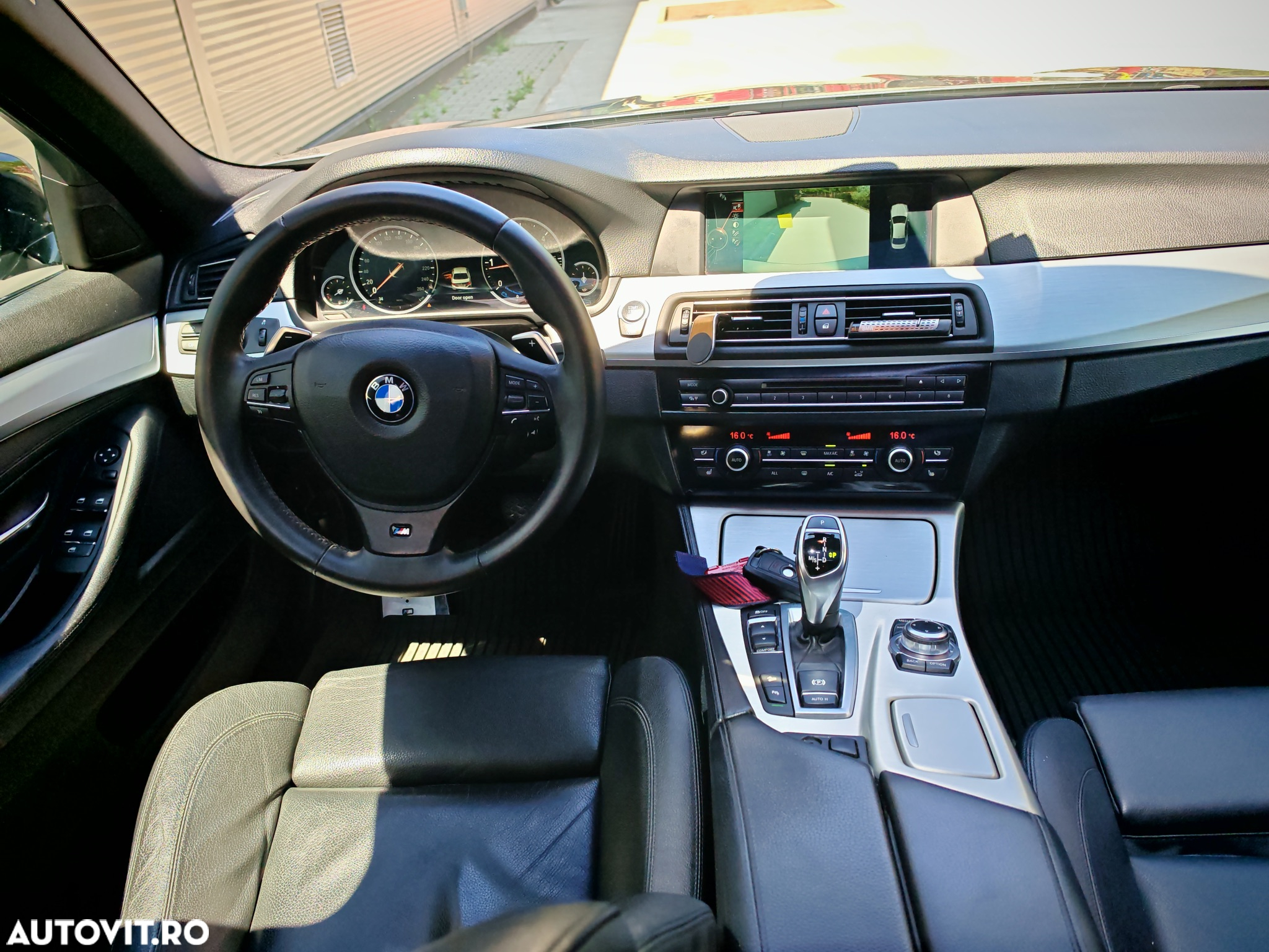 BMW Seria 5 525d xDrive AT - 31