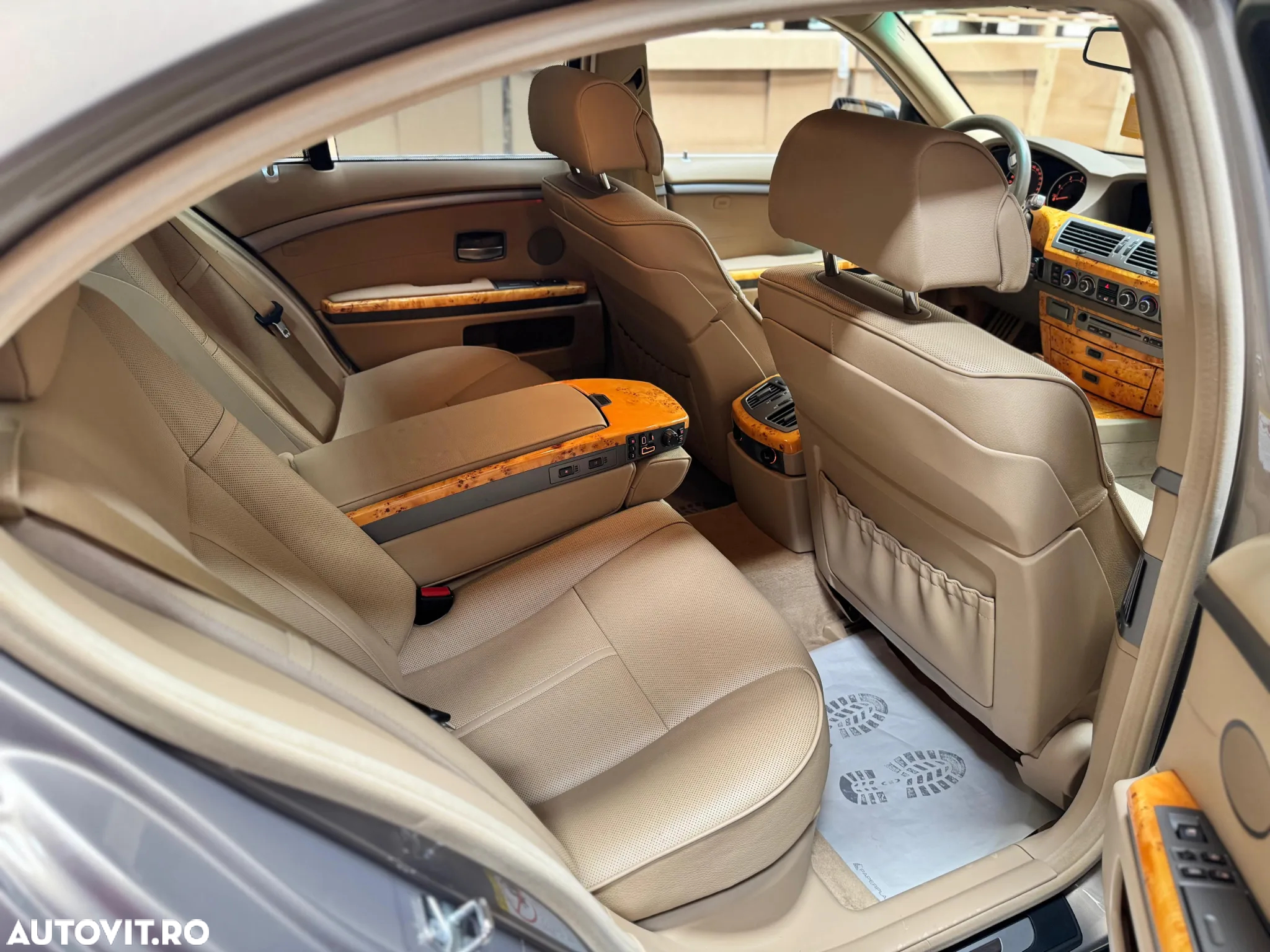 BMW Seria 7 745d - 19