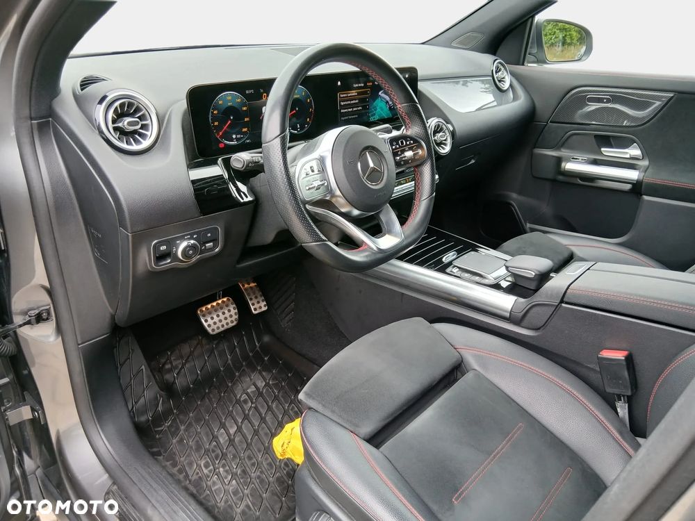 Mercedes-Benz GLA 250 AMG Line - 11