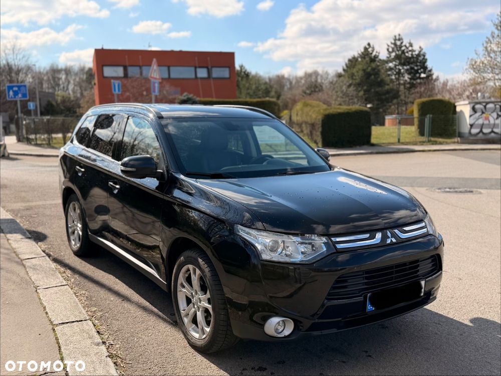 Mitsubishi Outlander - 3