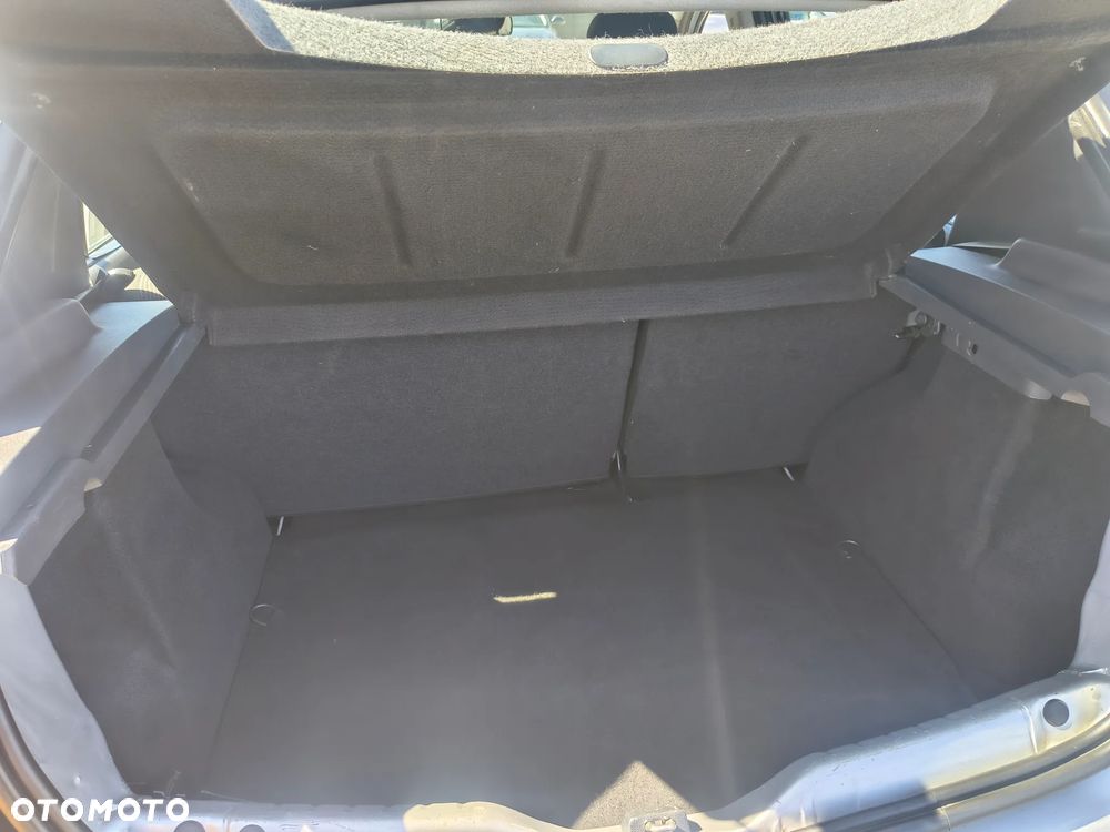 Dacia Sandero 1.6 MPI Laureate - 26