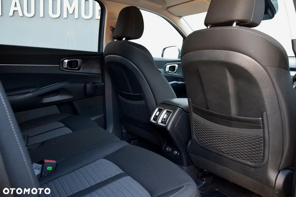Kia Sorento 1.6 T-GDI HEV M 7os - 29