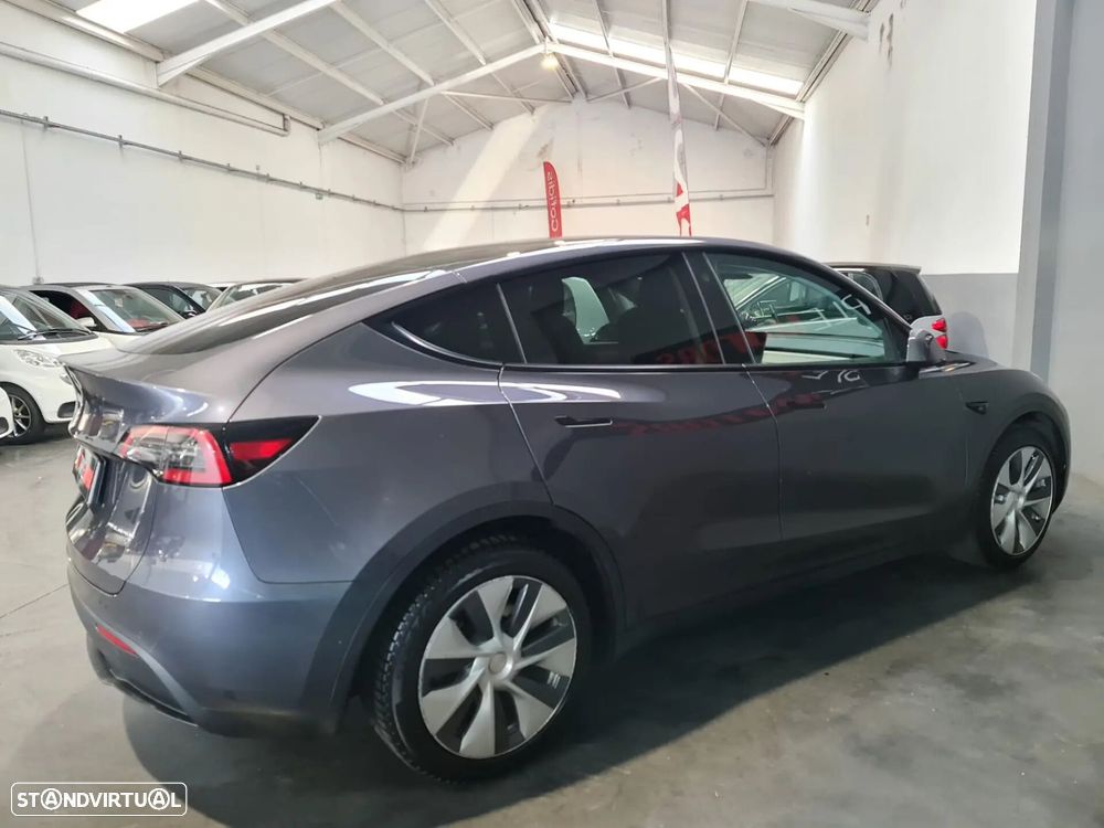 Tesla Model Y Long Range Dual Motor AWD - 24