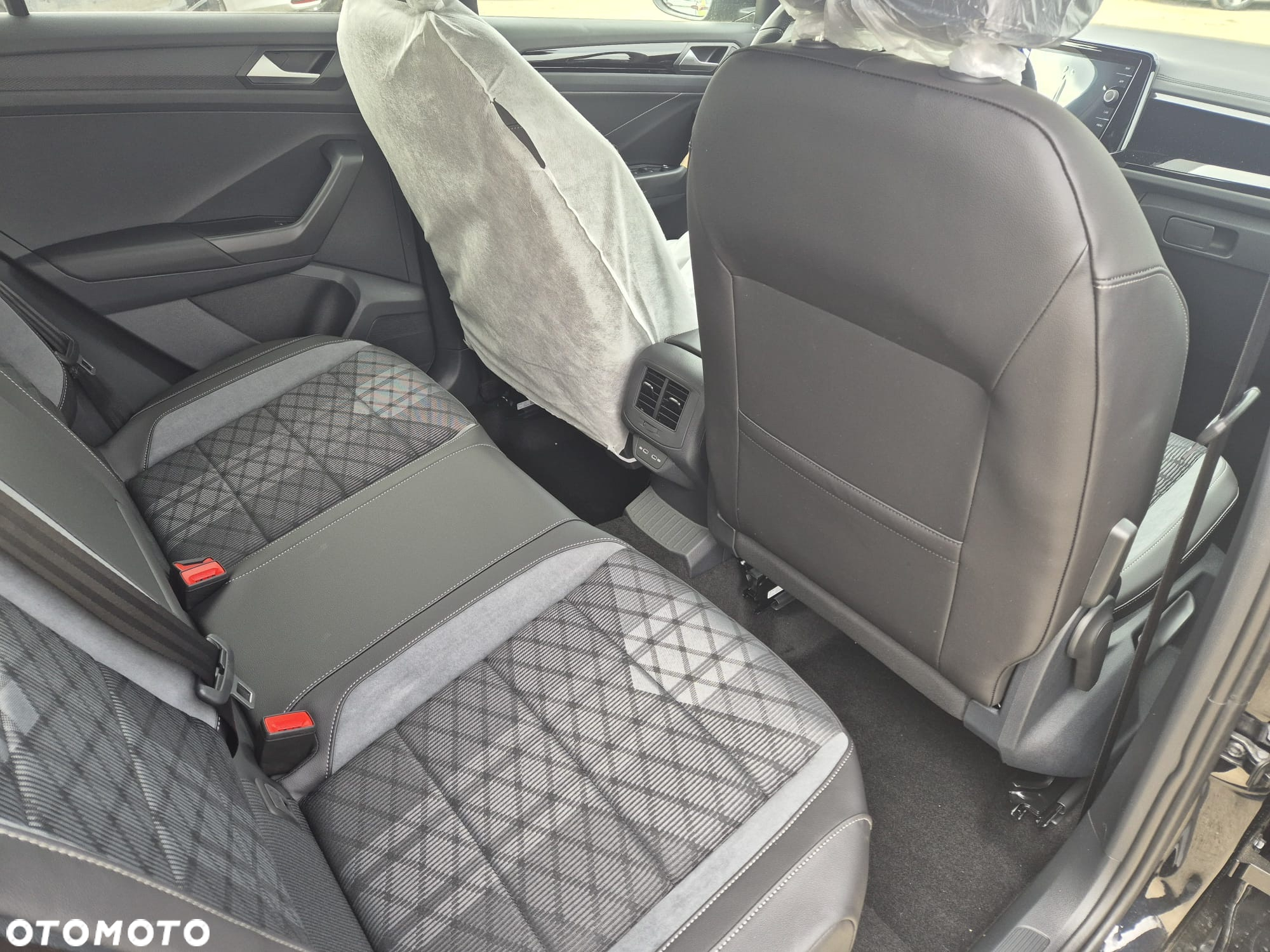 Volkswagen T-Roc 1.5 TSI R-Line Plus DSG - 5