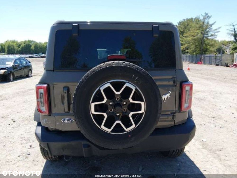 Ford Bronco - 4