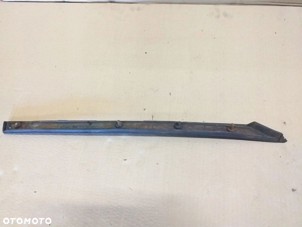 Toyota MR2 SW20 2,0 listwa błotnika tył - 2