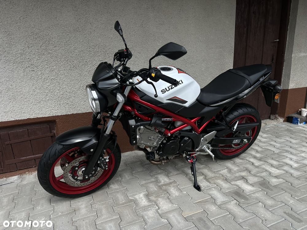 Suzuki SV - 25