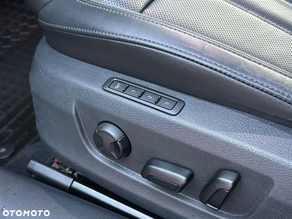 Skoda Superb 2.0 TDI DSG L&K - 13