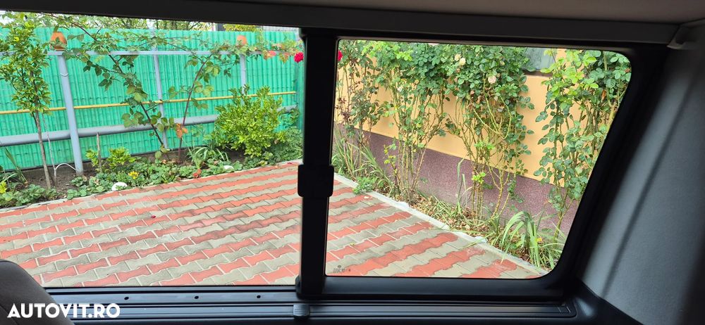 Volkswagen Caravelle - 22