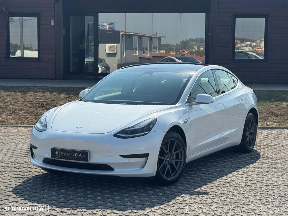 Tesla Model 3 - 3